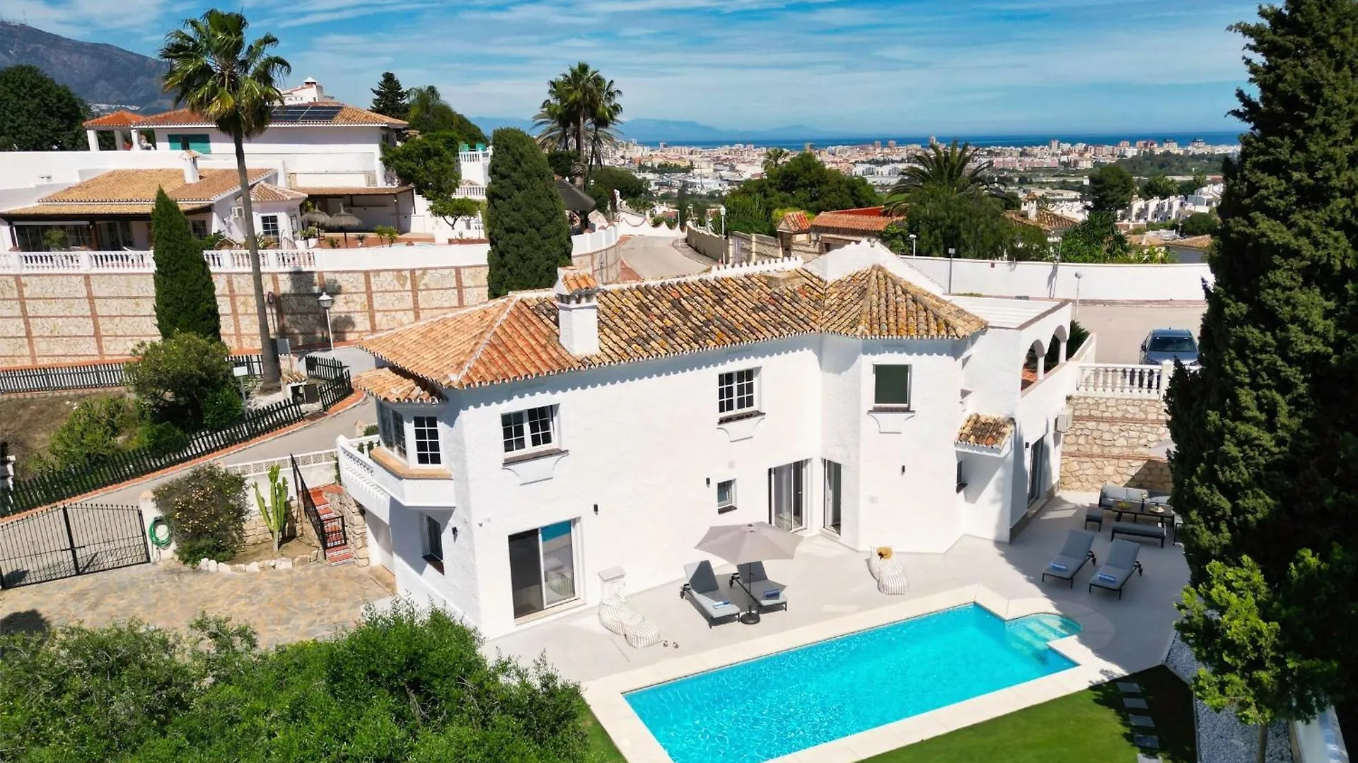 מיחאס קוסטה New! Stylish 3 Ensuite Villa With Stunning View & Private Pool - Costal Del Sol