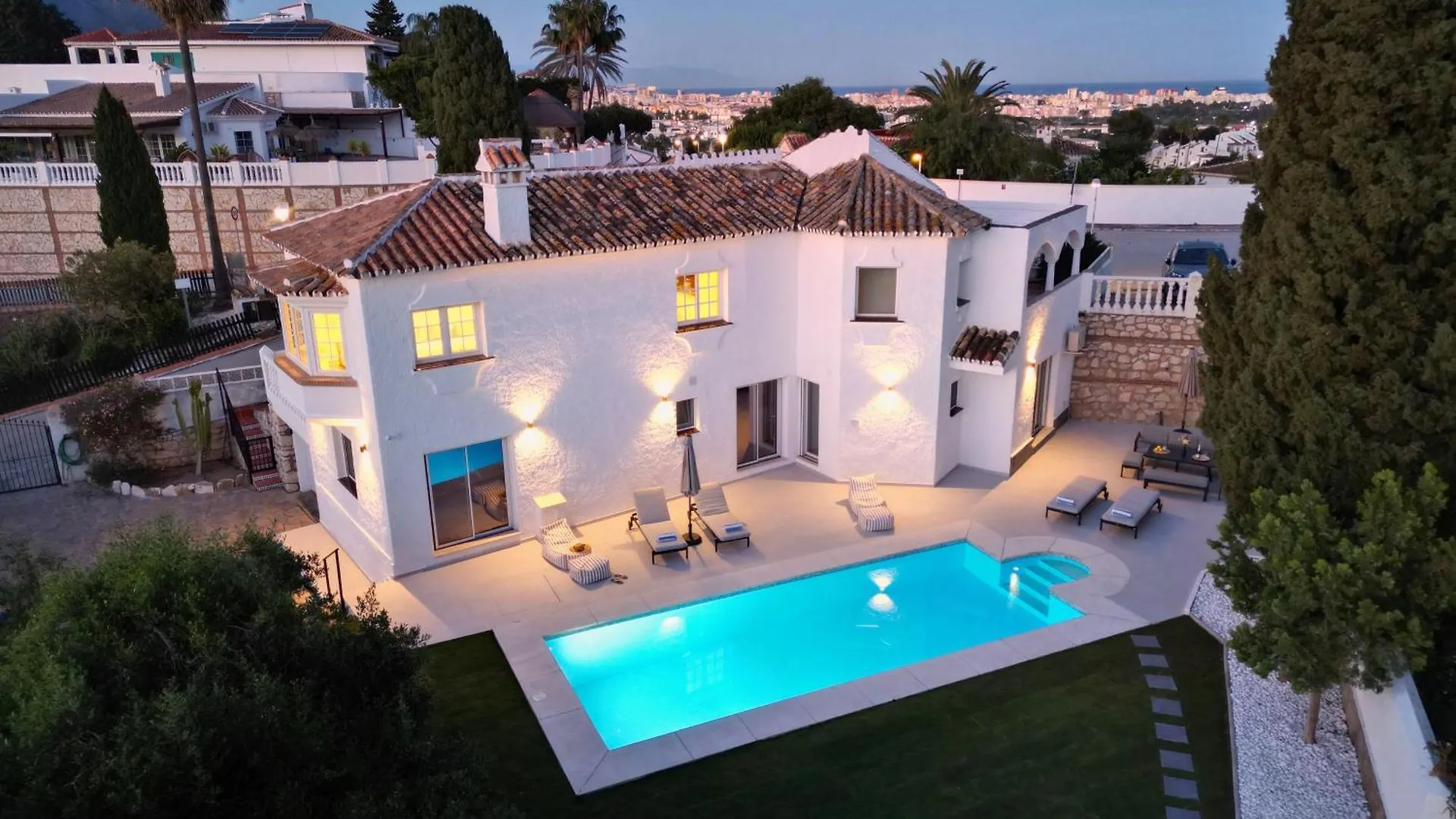 מיחאס קוסטה New! Stylish 3 Ensuite Villa With Stunning View & Private Pool - Costal Del Sol  מיחאס קוסטה