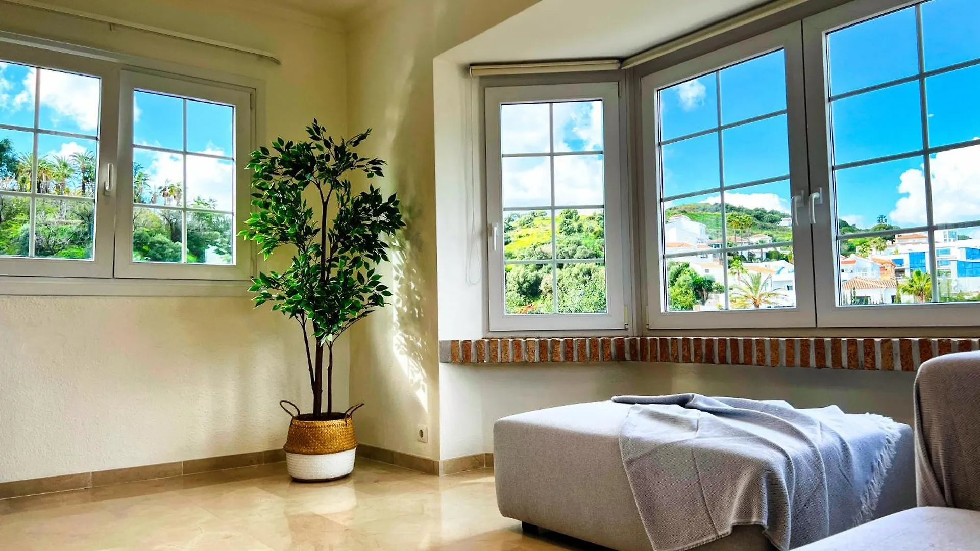 Open This Summer! Stylish 3 Ensuite Villa With Stunning View & Private Pool MIJAS COSTA