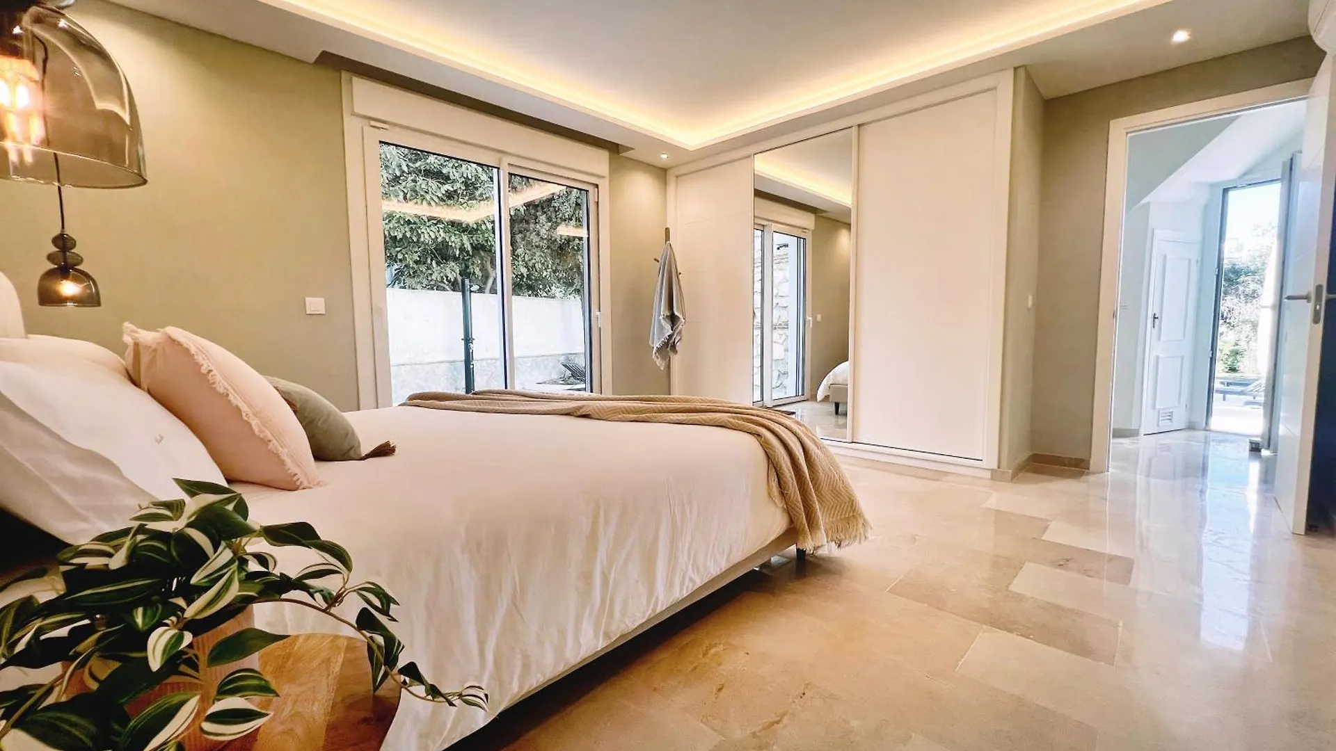 Open This Summer! Stylish 3 Ensuite Villa With Stunning View & Private Pool MIJAS COSTA Spain