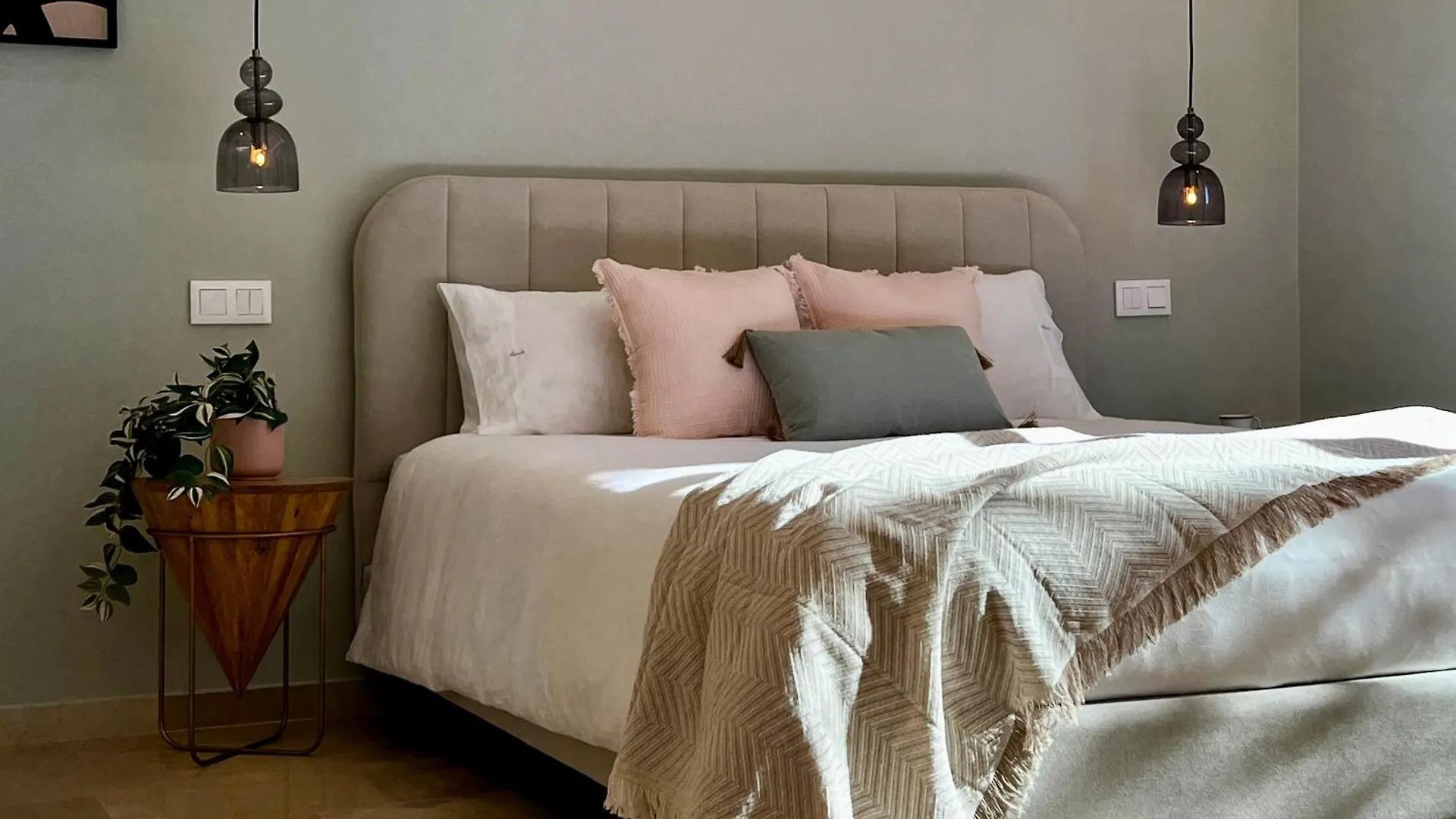 Open This Summer! Stylish 3 Ensuite Villa With Stunning View & Private Pool MIJAS COSTA Spain